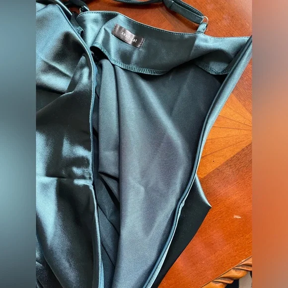 Women's Green Sleeveless Spaghetti Strap Satin Dress with Cowl Neck Size XS - Picture 7 of 11